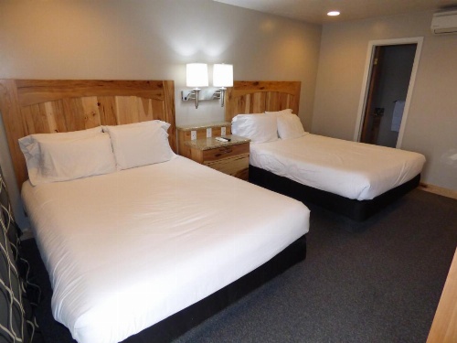 Canyon Lodge Motel image 41